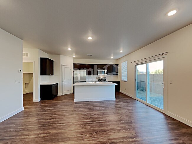 6031 Schmidt St, North Las Vegas, NV 89081 - photo 5