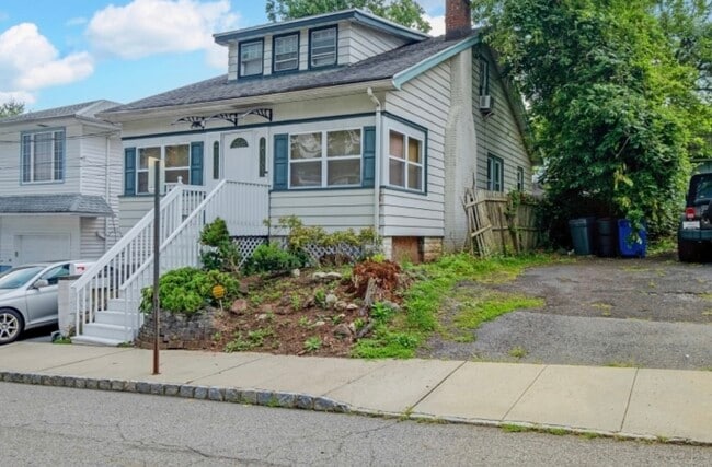 26 Park Dr N unit 1, West Orange, NJ 07052 - photo 2