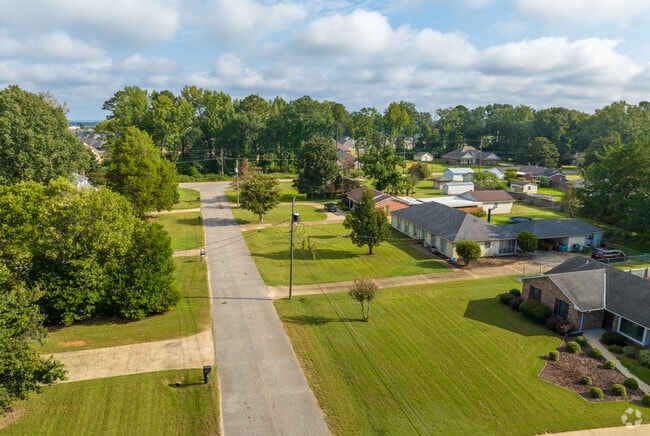East Montgomery has quiet and safe communities covered in green landscapes.