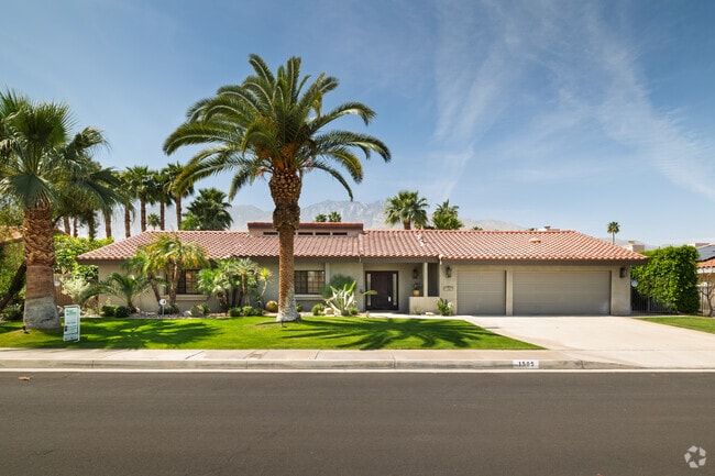 Many homes in Los Compadres feature ample garage space.