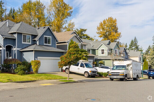 New Traditional Homes line the streets in in the Lakeland South.