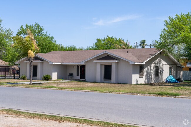 Older stucco style homes are concentrated in the south-central part of the city of Hidalgo.