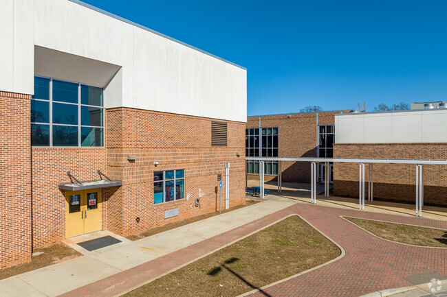 Beacon Hill Middle School earns an A grade on Niche.
