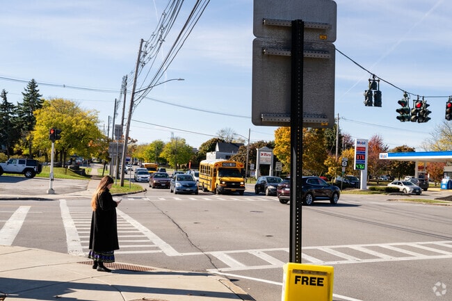 Walking around the main streets of Williamsville