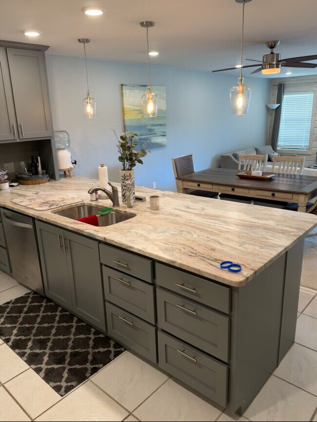 604 Highcrest Dr unit The Hideaway, Granite Shoals, TX 78654 - photo 3