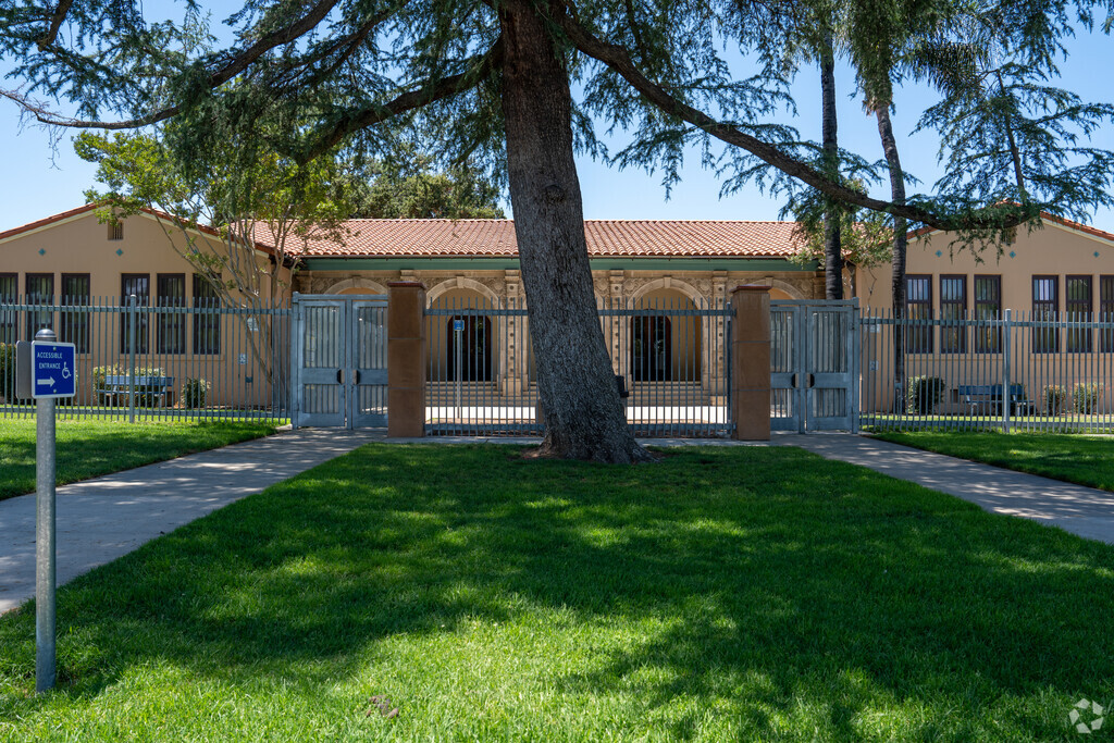 Jefferson Elementary School in Corona received a B grade on the school rating site Niche.