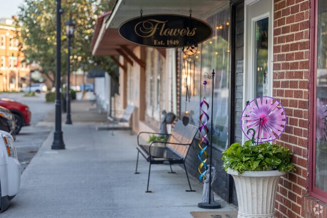 Chickamauga's downtown area is home to various locally owned shops, boutiques, and restaurants.