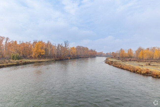 Zillah residents enjoy easy access to the Yakima River for outdoor recreation and scenic views.