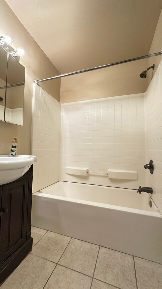 5404 Balboa Arms Dr unit 354, San Diego, CA 92117 - photo 7