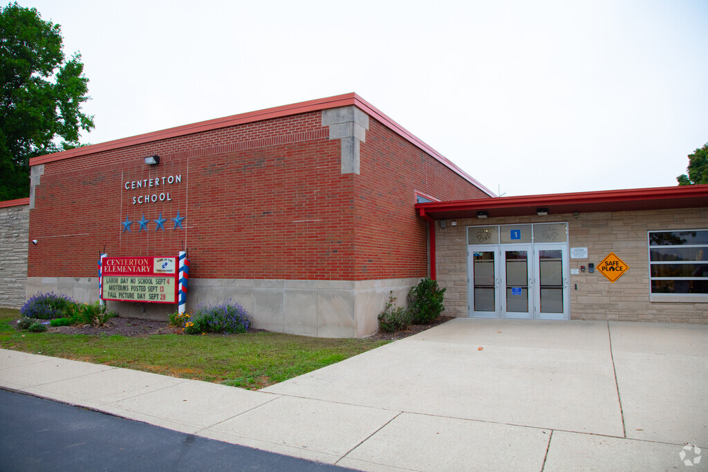 Centerton Elementary School provides education in the neighborhood of 
Martinsville
