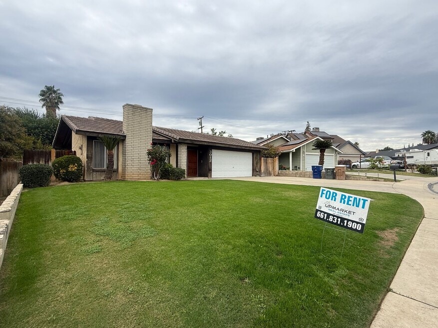 Spacious 4-Bedroom Home in Northeast Baker...