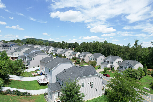 Explore the new build houses in Piney Mountain’s latest development.