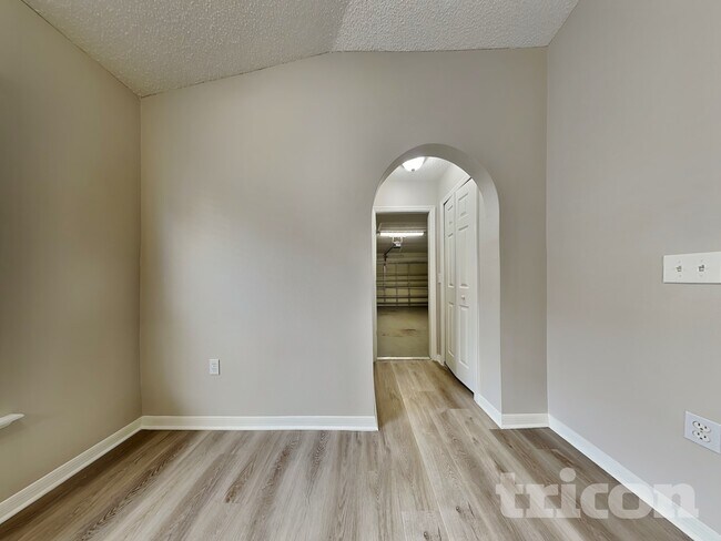 4468 Woodley Creek Rd, Jacksonville, FL 32218 - photo 4