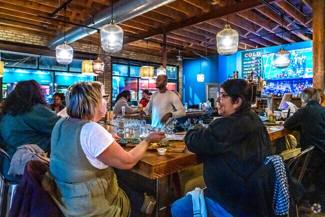 Swing down to Peckish Pig for great food and drink options near Southeast Evanston.