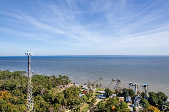 The open waters of the coast is your backyard in Heron Bay.