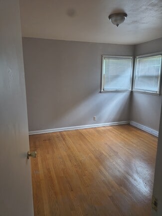 5825 N 76th St Unit 11095, Milwaukee, WI 53218