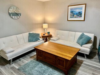 4622 Cass St, Omaha, NE 68132