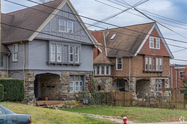 Historical Homes are scattered throughout Bellevue City.