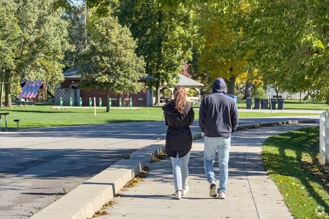 Foster Park has many recreational options near Sherwood to Pettit.
