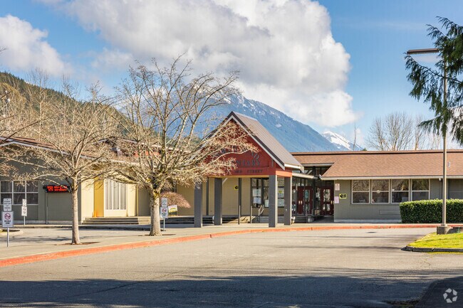 North Bend Elementary is a great place for Riverpoint youngsters to start their education.