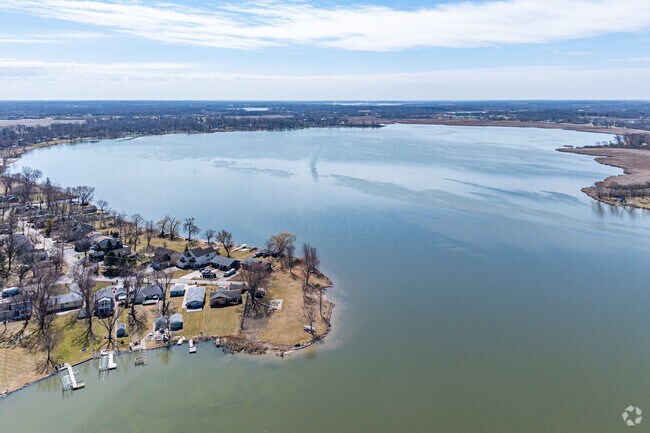 Abundant green-space & proximity to the lakes is a big draw for residents of  Salem Lakes, WI.