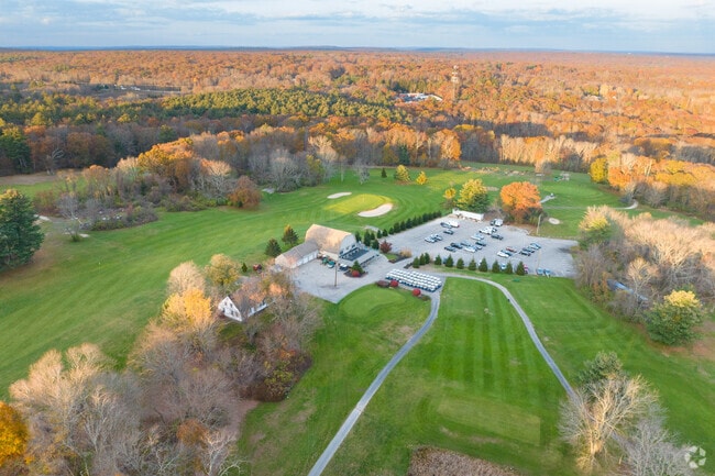 Melody Hill Country Club lies fairly elevated up a hill near the Waterman reservoir.