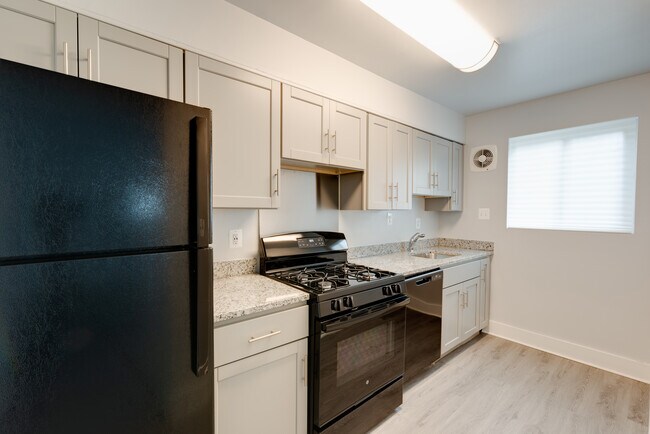 Park Shirlington, Arlington, VA 22206 - photo 3