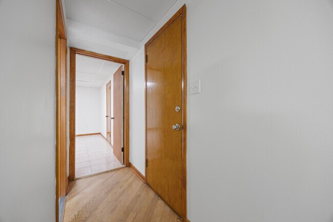 2827 Brownsville Rd unit 1, Pittsburgh, PA 15227 - photo 2