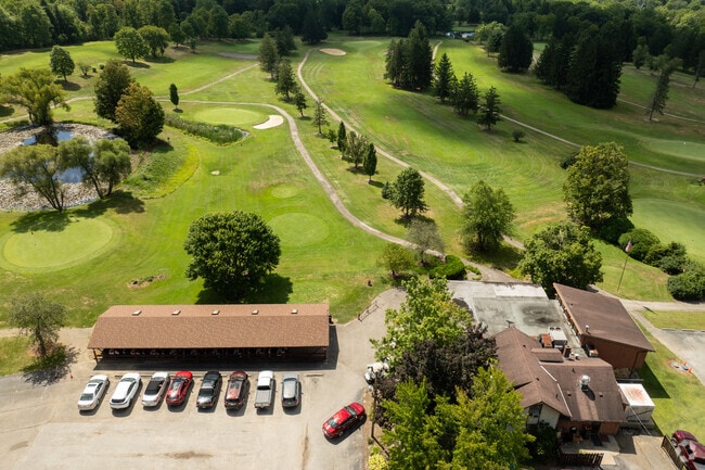 Golf enthusiasts can join the St. Bernard Golf Club in Richfield, Ohio.