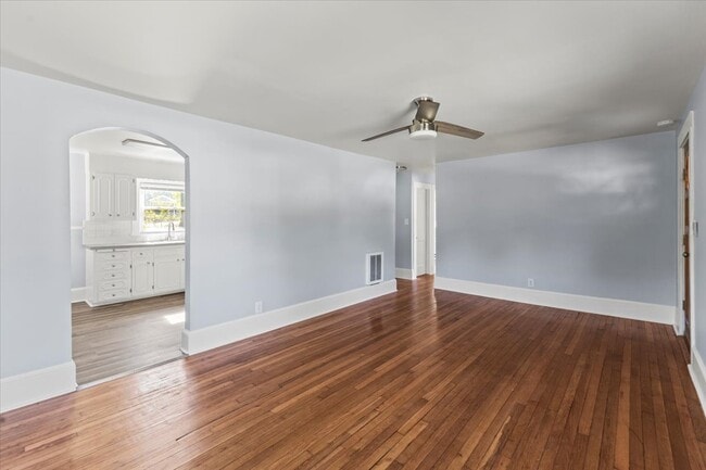 10060 Central Dr unit B, Ooltewah, TN 37363 - photo 6