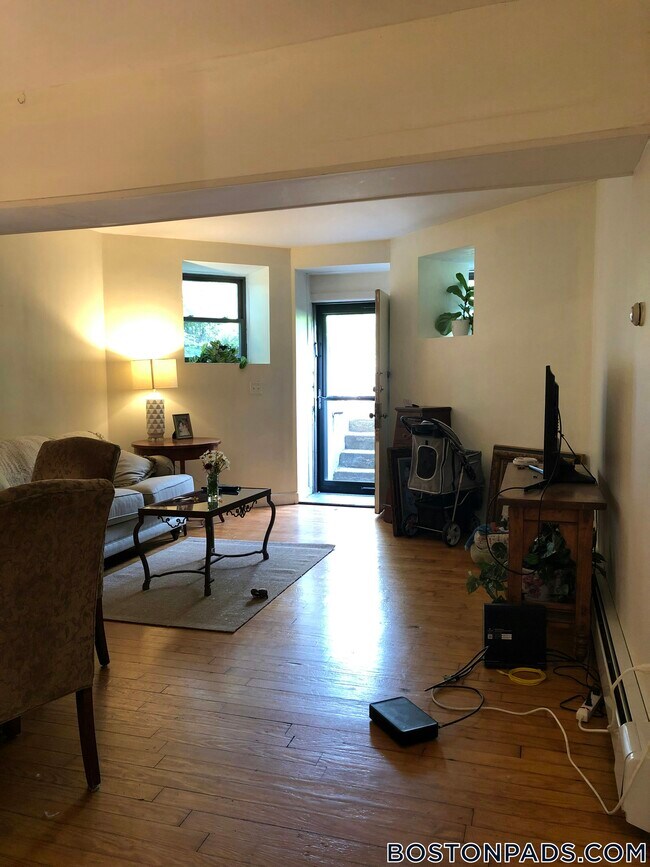 1728 Beacon St unit B, Brookline, MA 02445 - photo 5