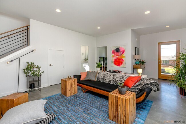 2038 NE Morgan St A, Portland, OR 97211 - photo 6