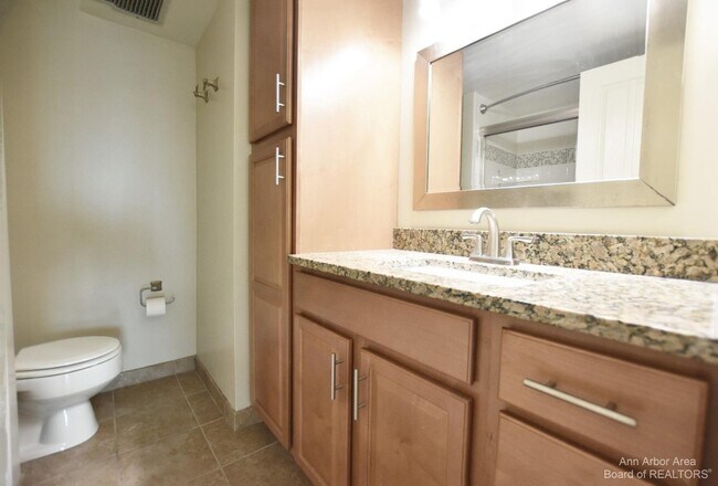 Tower Plaza unit 13C, Ann Arbor, MI 48104 - photo 7