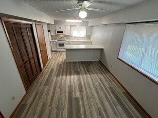 327 S Lucas St Unit c, Iowa City, IA 52240