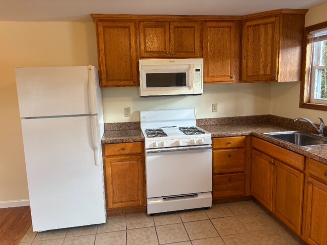499 Ny-299 unit 2B, Highland, NY 12528 - photo 3