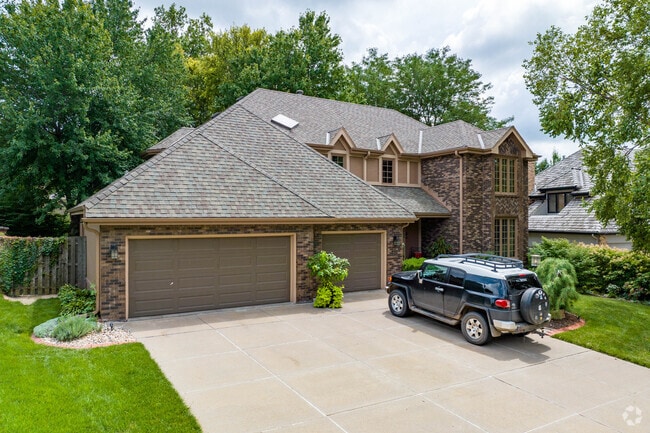 Multi-Floor homes are commonplace in the Armbrust Acres neighborhood.