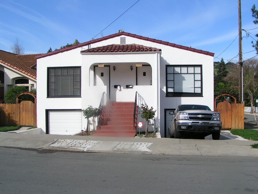 2204 Castro St, Martinez, CA 94553 - photo 1