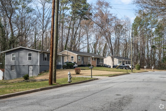 Houses in Carroll Heights reside on lots averaging a quarter acre.