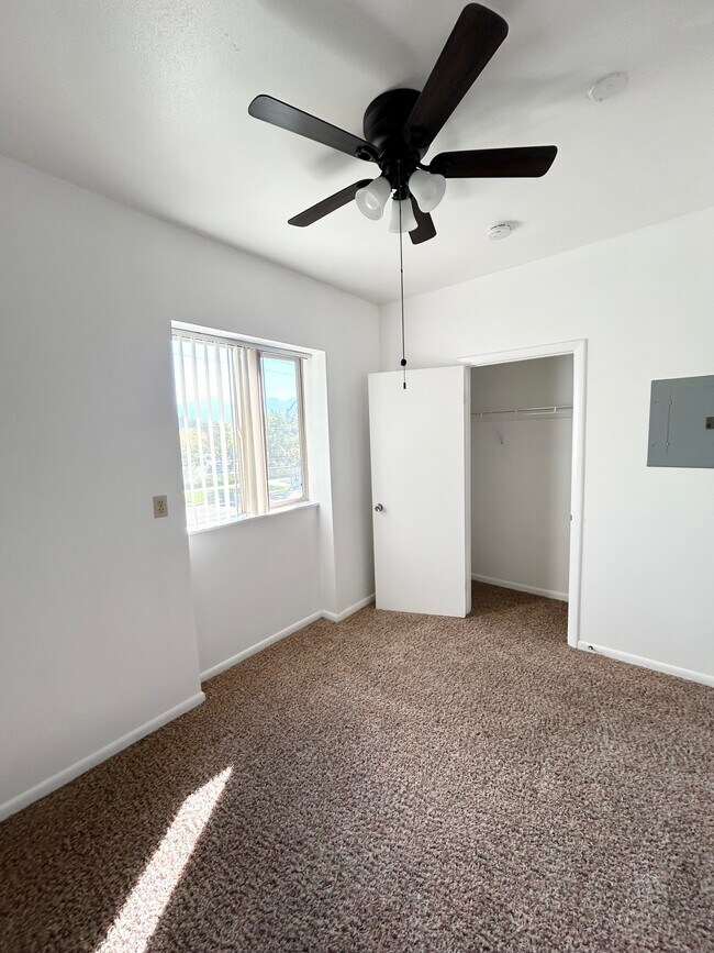 454 S 500 E unit 12, Slc, UT 84102 - photo 2