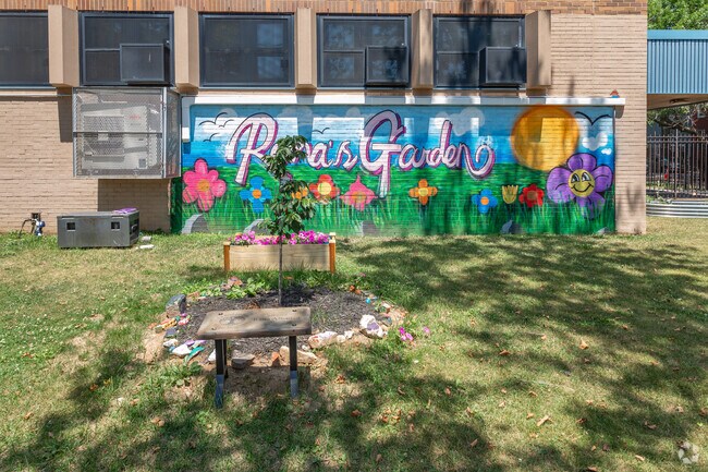 Vista Academy has a student-teacher ratio of 16 to 1.