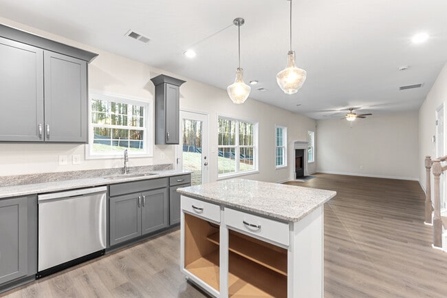 699 Jasmine Dr, Macon, GA 31211 - photo 2