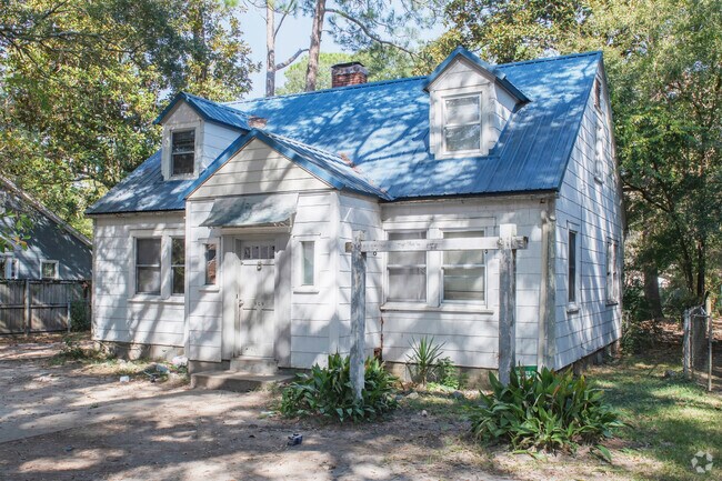 Traditional Cape Cod style homes are frequently found in the Cleveland Heights neighborhood.