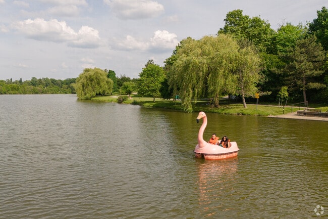 Families can enjoy flamingo shaped paddle boats that almost count as a landmark of Parkside.