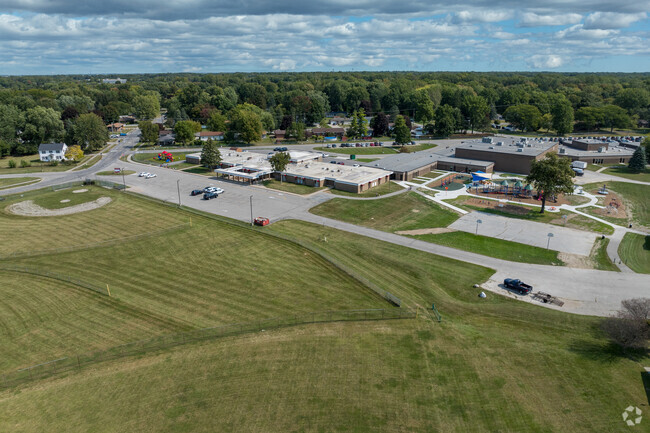 Thomas White School challenges students by offering an all encompassing curriculum.
