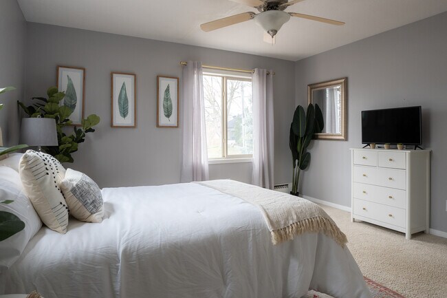 5136 Hiawatha Ave unit 101, Minneapolis, MN 55417 - photo 2