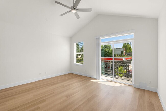 8417 SW 24th Ave unit 317, Portland, OR 97219 - photo 2