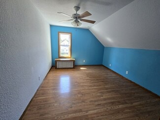 422 W 17th Ave Unit 2, Oshkosh, WI 54902