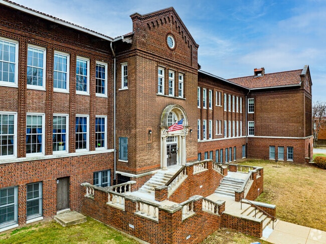 Sigel Elementary School is located in a vibrant urban neighborhood.