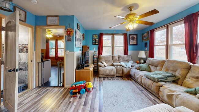 614 McKissock St, de Soto, MO 63020 - photo 3