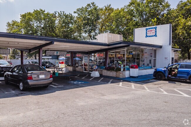 Kermit's Hot Dog House is always busy during lunchtime.